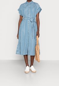 GAP Vardagsklänning - white