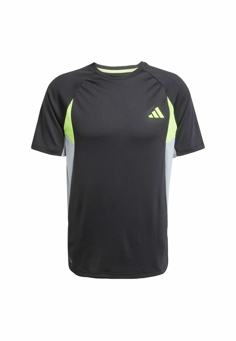 Schwarzes sportliches T-Shirt mit kurzen Ärmeln, mit hellgrünen Akzenten und grauen Seiteneinsätzen. Hergestellt aus feuchtigkeitsableitendem Material, mit einem Logo auf der Brust.