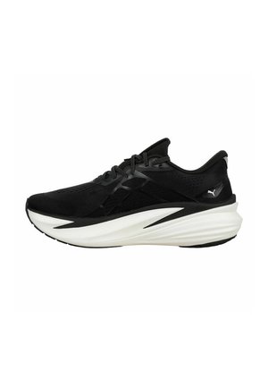 LAUF MAGMAX NITRO 2 - Chaussures de running sur route - puma black puma white