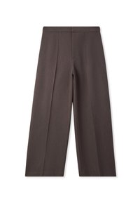 Pantaloni a gamba larga in tessuto marrone scuro. Presentano una vita alta e pieghe sottili, offrendo una texture liscia e un design strutturato.