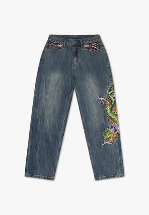 Jeans blu in denim con ricamo colorato di drago sulla gamba destra e tessuto a fantasia all'interno delle tasche anteriori.