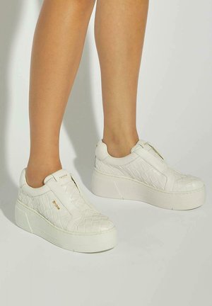 ESTHIE - Slip-ons - white