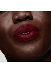 Smashbox BE LEGENDARY PRIME & PLUSH LIPSTICK różowy