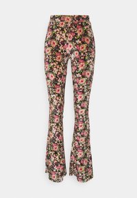 Rozšířené kalhoty s květinovým vzorem v odstínech růžové, zelené a černé. Vyrobené z hladké látky, mají těsně padnoucí pas a rozšířené lemy.