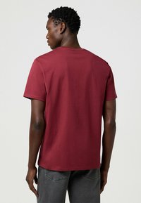 Wrangler GRAPHIC - T-shirts print - ruby_wine