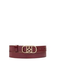 Curea din piele burgundy, cu o cataramă aurie cu un design interconectat „K” și „D”. Textură netedă cu mai multe găuri pentru ajustare.