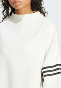 adidas Originals NEUCLASSICS OVERSIZED MOCK NECK - Sweater - cloud white