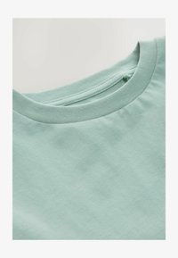 Selectat, mint green