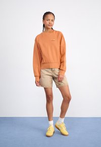 Thumbnail Image 4