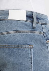 River Island Vaqueros pitillo - blue