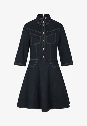 Mørkeblå denimkjole med krave, knaplukning foran, trekvartærmer, brystlommer og udvidet skørt med kontrastsyning.