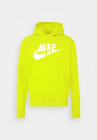 Ljusgulgrön Nike-hoodie med vitt logo, framficka, huva och dragsnören, uppställd mot en neutral bakgrund.