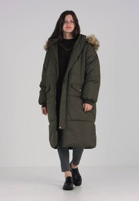 Urban Classics Curvy LADIES OVERSIZE PUFFER COAT - Cappotto invernale - darkolive/beige