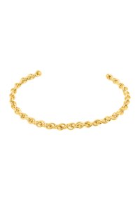Gouden cuffarmband met een gedraaide ontwerp, een gladde textuur, open uiteinden en een minimalistische esthetiek.