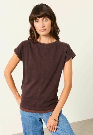 FatFace, MOCK LAYER SHORT SLEEVE T-SHIRT - T-Shirt basic - chocolate brown