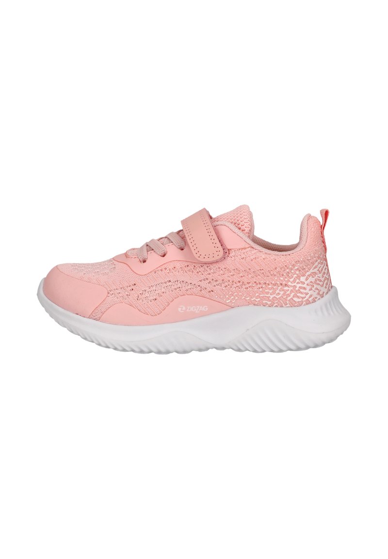 Rosa Sportschuh mit Mesh-Obermaterial, Schnürung und Klettverschluss, weißer gepolsterter Sohle und strukturiertem Fersenbereich.