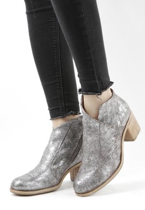 Ankle boot