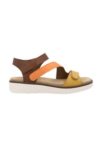 Leren sandalen met bruine, oranje en gele banden, een gestructureerde voetbed en een cushioned witte zool voor comfort en ondersteuning.