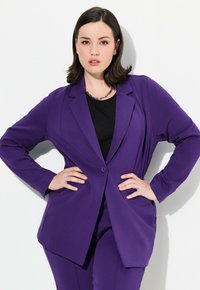 Ulla Popken A-LINIE REVERSKRAGEN STRETCHKOMFORT  - Blazer - purple