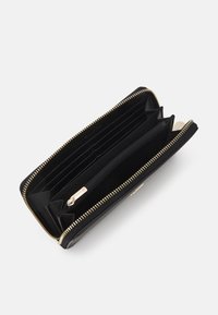 Tommy Hilfiger POPPY PLUS LARGE - Geldbörse - black