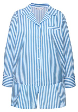 Conjunto de pijama a rayas azul y blanco que incluye una camisa con botones y cuello, un bolsillo en el pecho y mangas largas, combinada con pantalones cortos a juego.