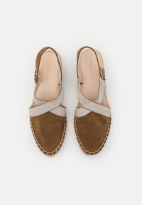Pier One Espadrillas - brown