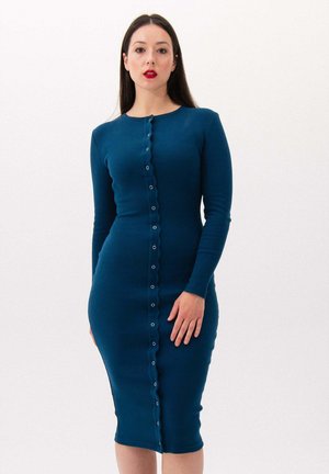 - Sukienka koszulowa