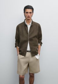 Thumbnail Image 4