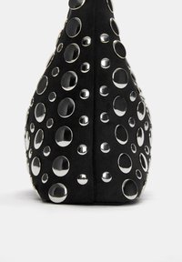 PULL&BEAR STUDDED  - Håndtasker - black