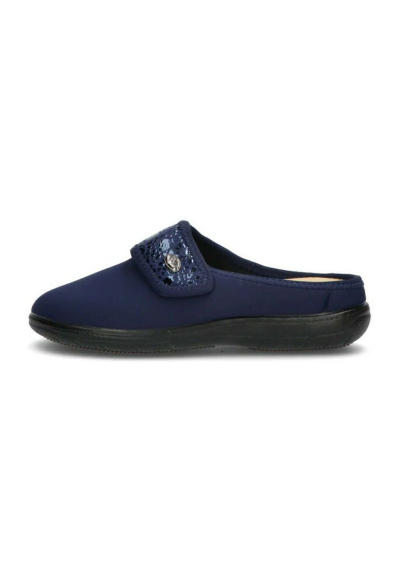 Zoccoli blu navy senza lacci con un upper in tessuto testurizzato e un accento decorativo in pizzo. Presentano una suola in gomma nera flessibile per il comfort.