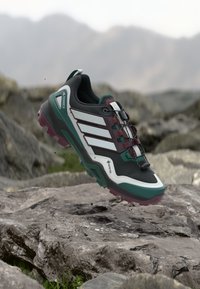 Non selezionato, core black/grey one/collegiate green