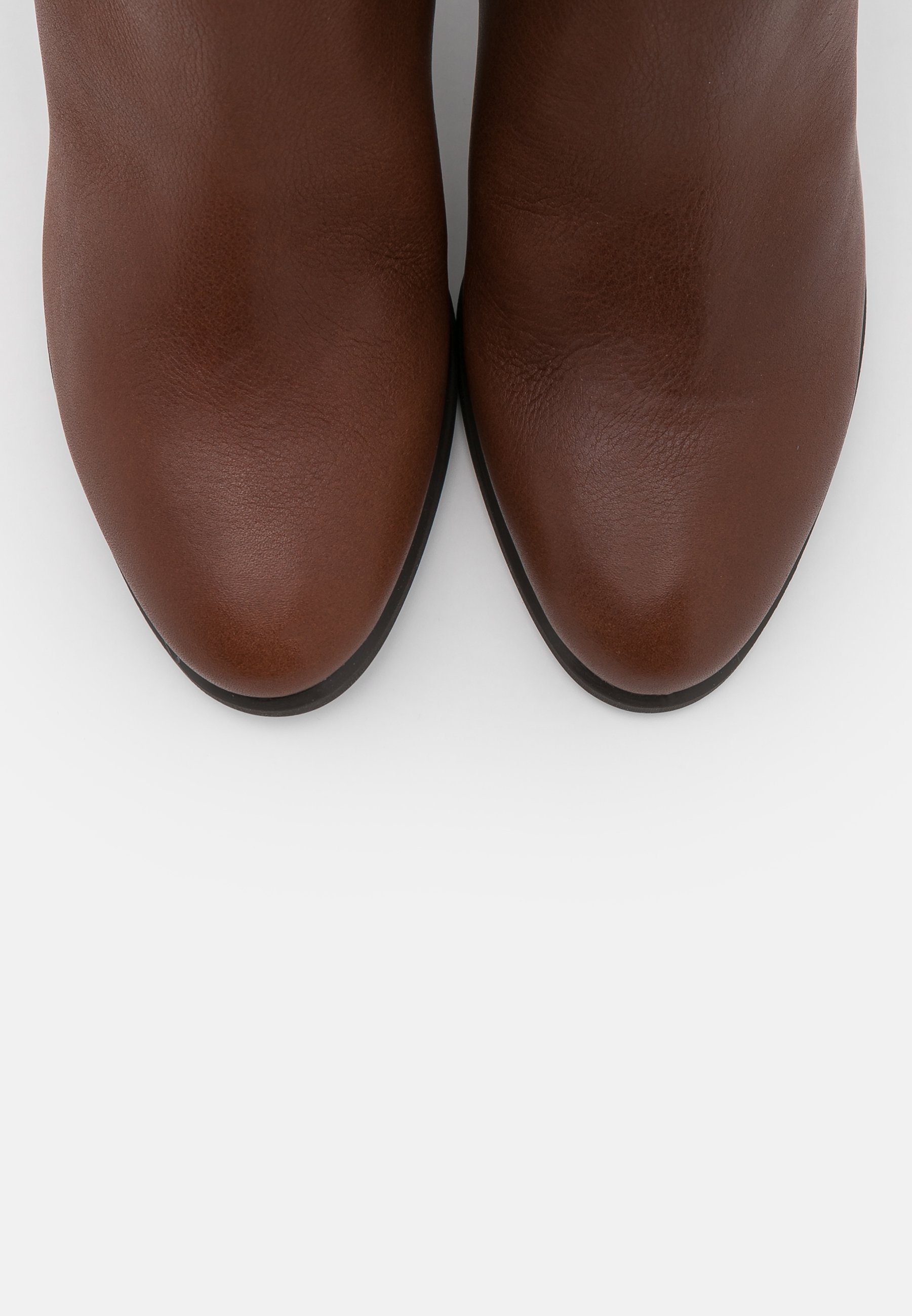 URICA Overkneeskor cognac URICA Overkneeskor cognac