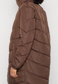 JDY Vinterfrakke - brown