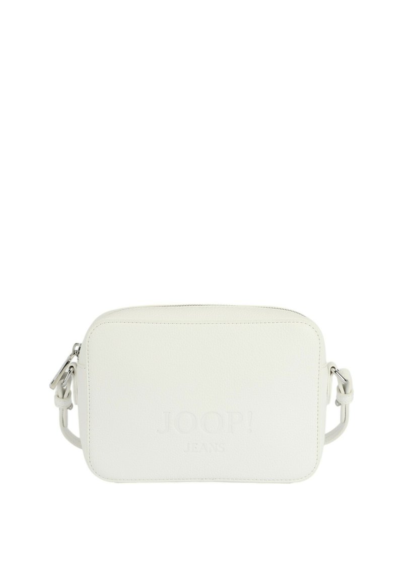 Borsa a tracolla bianca in pelle con texture liscia, forma rettangolare, logo in rilievo e tracolla regolabile con dettagli in metallo argentato.
