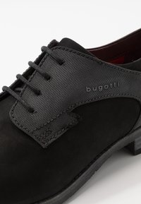 bugatti Elegantní šněrovací boty - black