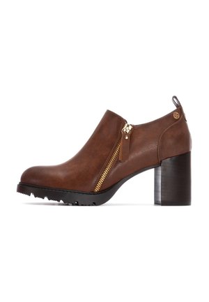 Zapatos altos - camel