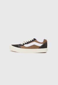 KNU SKOOL UNISEX - Tennised - brown