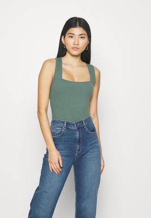 Top - green
