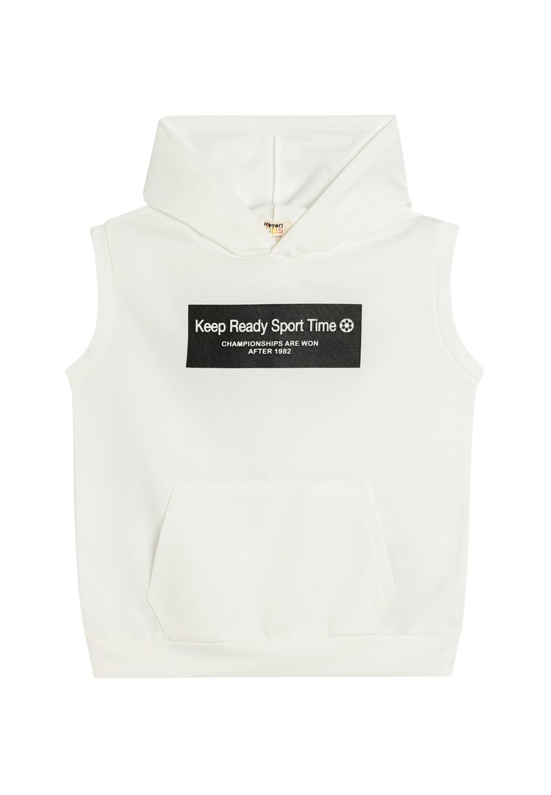 Hvid ærmeløs hoodie med en frontlomme, der har et sort rektangulært grafisk print med teksten "Hold dig klar Sport Tid" og et ikon af en fodbold.