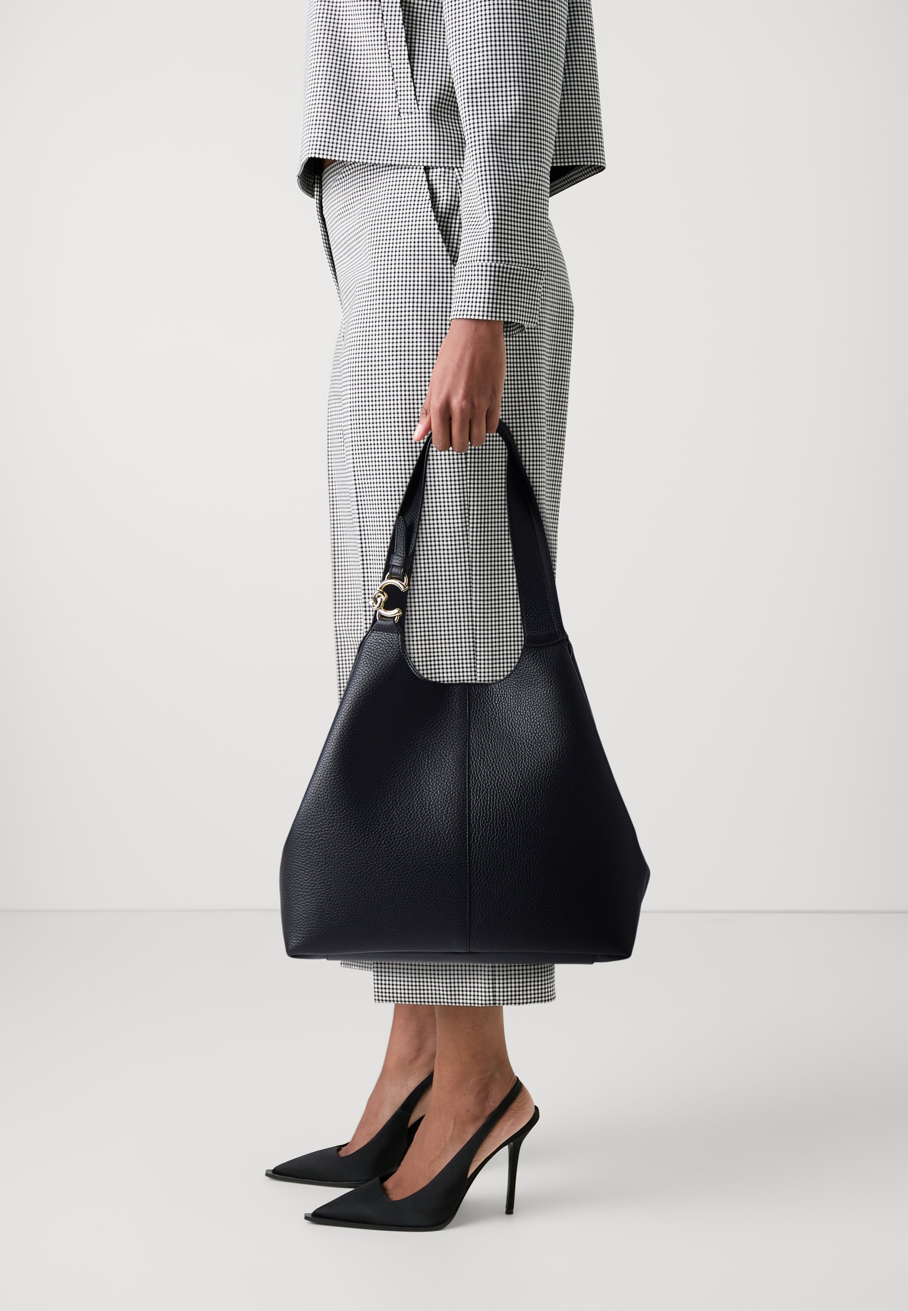 Coccinelle EASY - Sac à main - noir - ZALANDO.FR