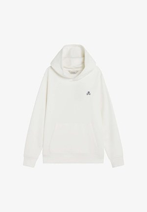 Weißer Kapuzenpullover mit langen Ärmeln, vorderer Kängurutasche und kleinem schwarzem Totenkopf- und Knochenlogo auf der linken Brust.