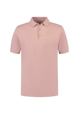 Kortermet polo-skjorte i lys rosa, med klassisk krage, tre knapper foran og liten logo på brystet. Glatt strikket tekstur.
