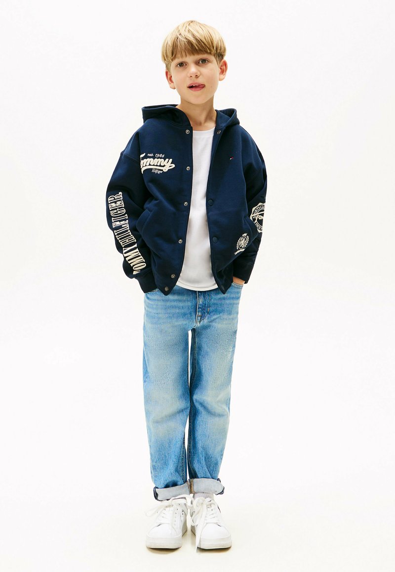 Tommy Hilfiger - VARSITY MIXED GRAPHIC SNAP-BUTTON HOODY - Sudadera con cremallera - dark blue, Ampliar