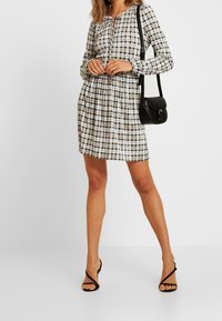 Miss Selfridge Denní šaty - grey
