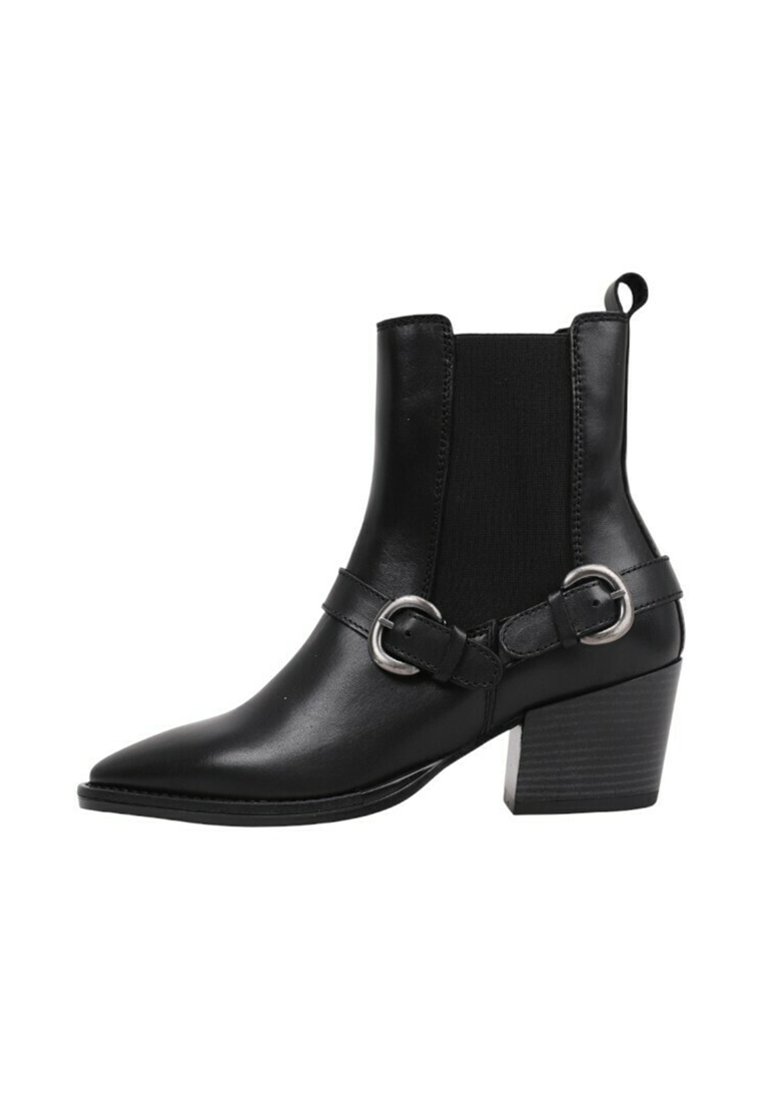 Bottes noires en cuir jusqu'à la cheville avec un bout pointu, des panneaux latéraux élastiques, une double sangle avec des boucles circulaires en argent et un talon empilé.