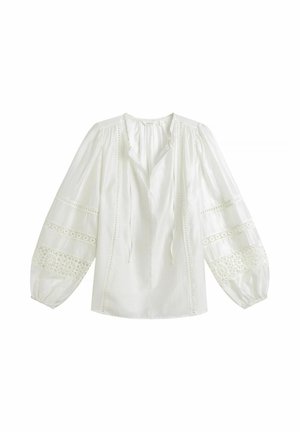 Witte blouse met lange mouwen, voorzien van kanten inzetstukken op de mouwen, een trekkoord aan de halslijn en losse, opgeblazen mouwen die eindigen in elastische manchetten.