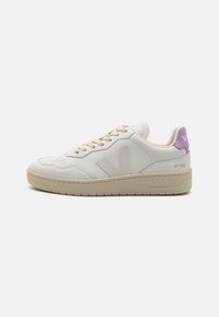Δεν επιλέχθηκε, extra white/orchid