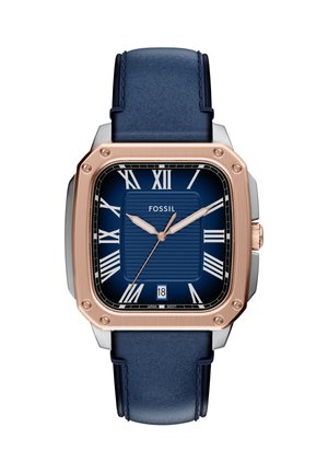 Quadratische Fossil-Armbanduhr mit blauem Lederarmband, roségoldener Lünette, blauem Zifferblatt mit weißen römischen Ziffern und einem Datumsfenster bei 6 Uhr.