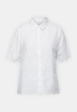 Cămașă albă cu mânecă scurtă, cu guler, având detalii brodate, tiv cu un model ondulat și mici perforații în întreaga țesătură.