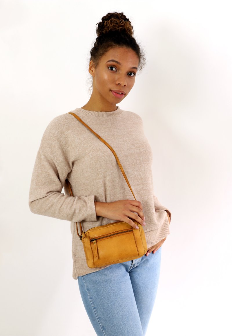 Damen Handtaschen | Gusti Leder Umhängetasche cognac - QH95978 Damen Handtaschen | Gusti Leder Umhängetasche cognac - QH95978